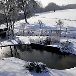 Avec Piscine La Buissiere - Fernelmont Penzion 3*