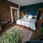 Avec Piscine La Buissiere - Fernelmont Penzion 3*