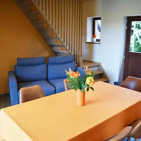 Avec Piscine La Buissiere - Fernelmont Guest house *