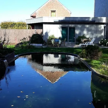 Avec Piscine La Buissiere - Fernelmont Guest house *