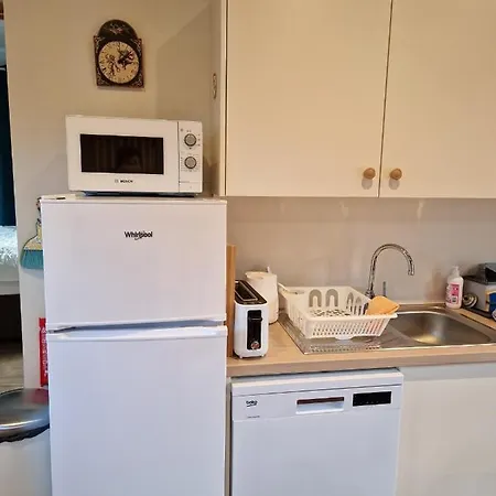 ゲストハウス Avec Piscine La Buissiere - Fernelmont 3*