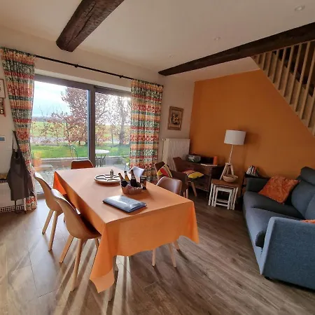 Avec Piscine La Buissiere - Fernelmont ゲストハウス