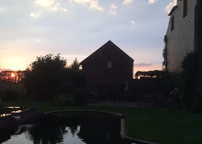 Avec Piscine La Buissiere - Fernelmont 3* Pontillas