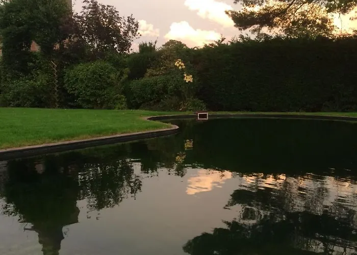 Avec Piscine La Buissiere - Fernelmont 3* Pontillas